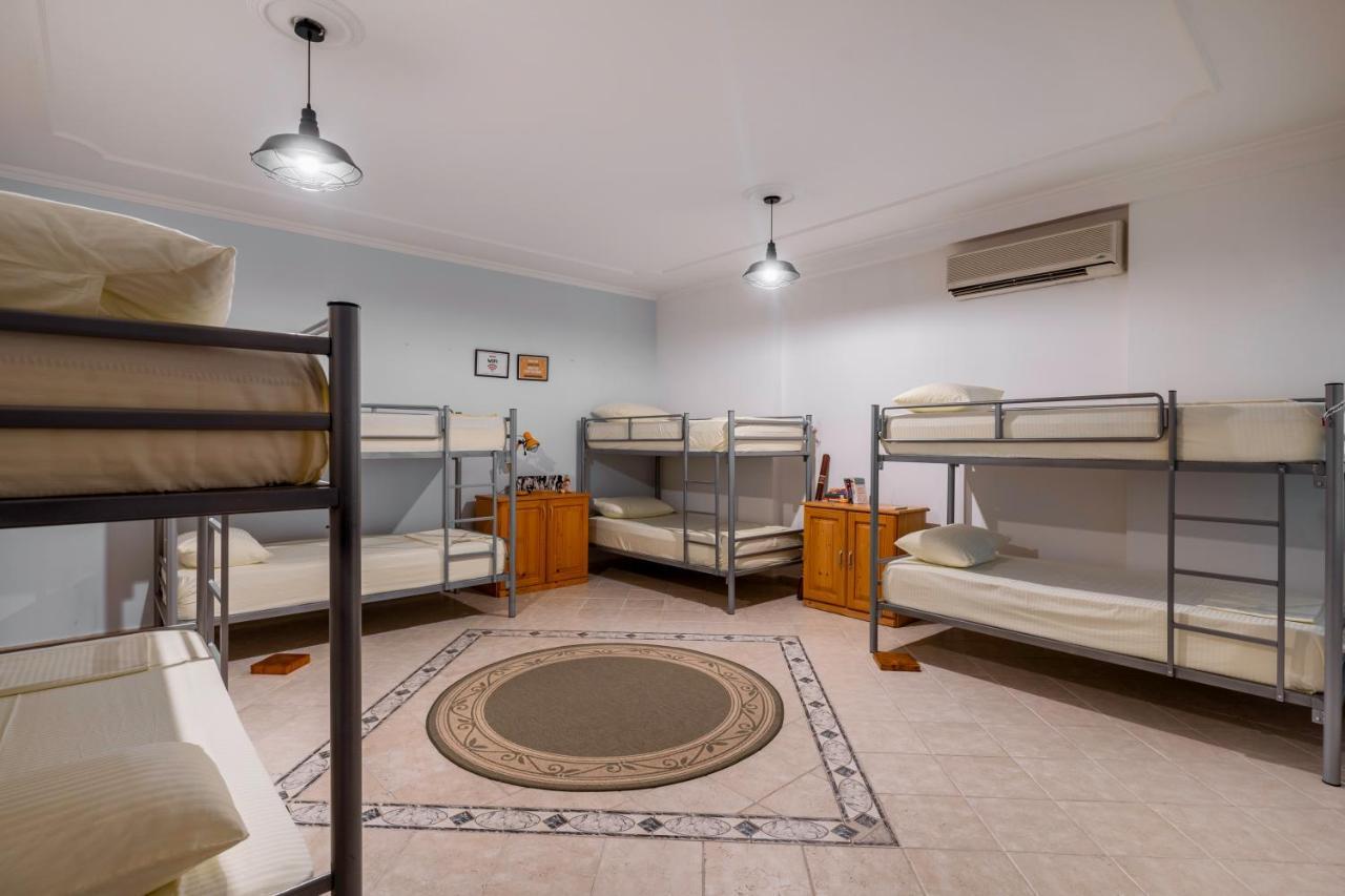 Hostel Nena Semi Tirana Exteriör bild