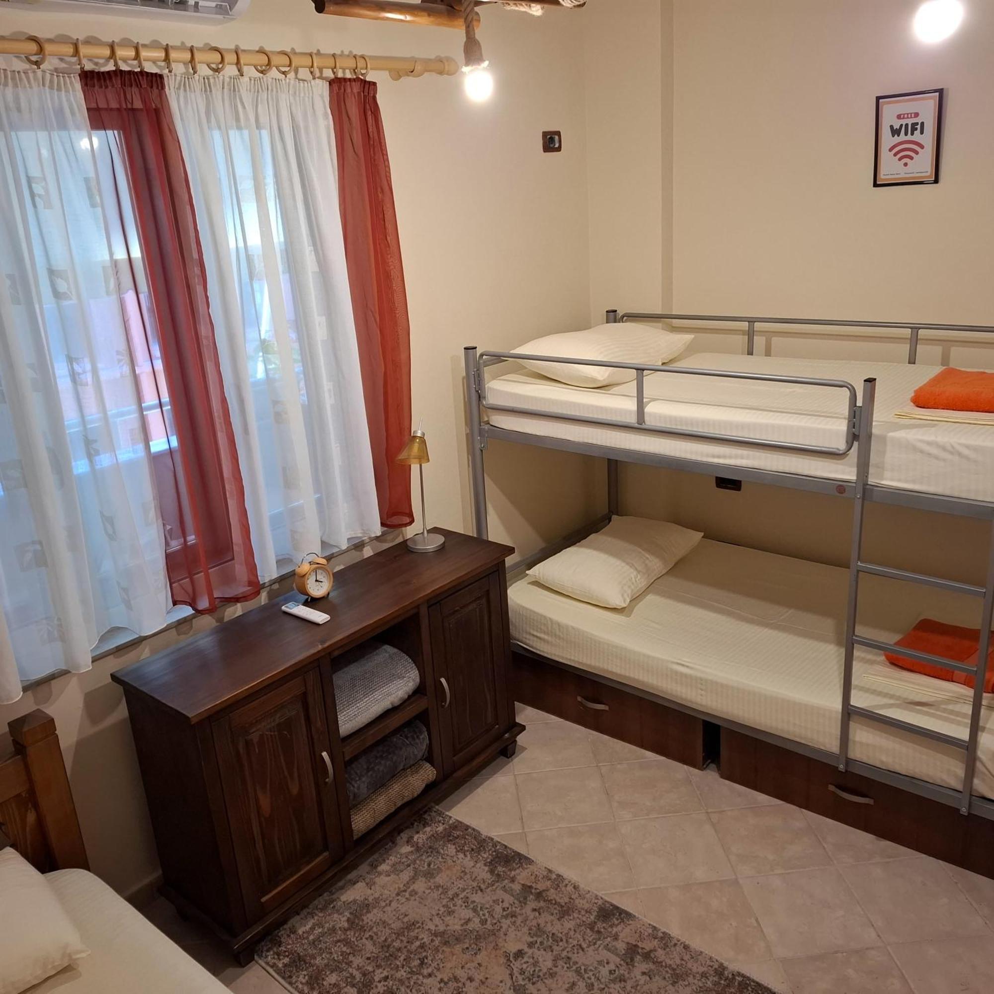 Hostel Nena Semi Tirana Exteriör bild